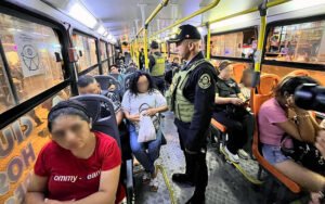 Operativo de la PNP para intervenir a extorsionadores en el transporte público. (Foto: MININTER)