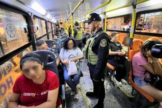 Operativo de la PNP para intervenir a extorsionadores en el transporte público. (Foto: MININTER)
