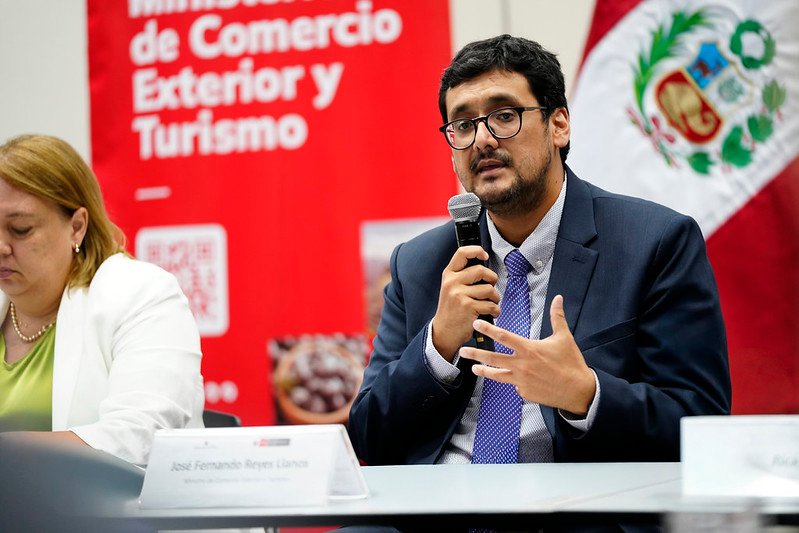 Reyes Llanos inició su gestión el 24 de febrero de 2026.