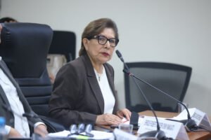 La ministra de Educación, María Esther Cuadros.