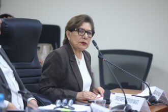 La ministra de Educación, María Esther Cuadros.