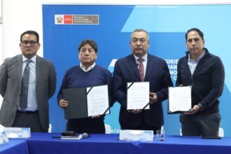 El ministro de Transporte y Comunicaciones, Aldo Prieto Barrera, anunció que el paro de transportistas ha sido suspendido tras alcanzar un acuerdo con los gremios de transporte urbano de Lima y Callao.
