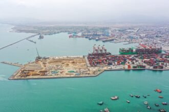 El puerto de Santos, en Brasil, lidera la clasificación con 5.48 millones de TEUs movilizados. (Foto: MTC)